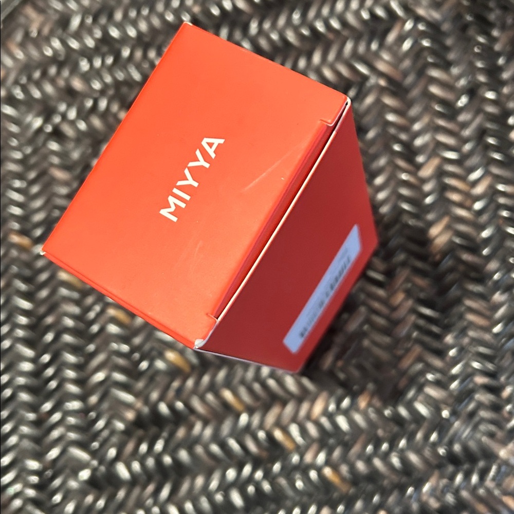 MIYYA Black Square Sunglasses - Picture 8 of 10